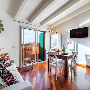 https://attico-venini.italymilanhotels.net