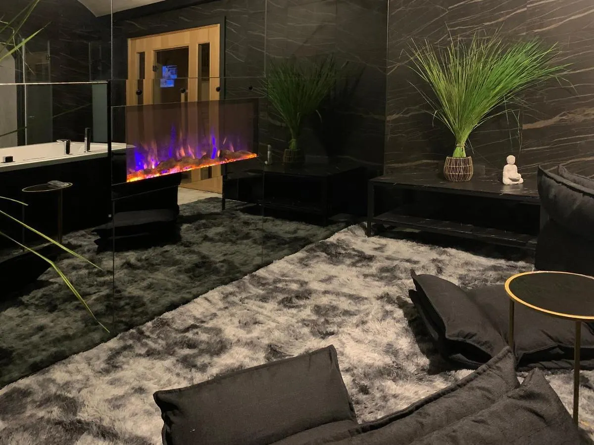 Romantic Wellness Apartment Colosseo  Roma