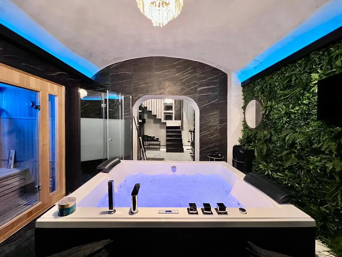 Romantic Wellness Apartment Colosseo
